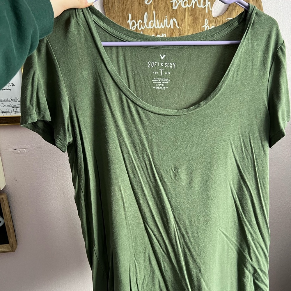 Soft & sexy American Eagle t-shirt
